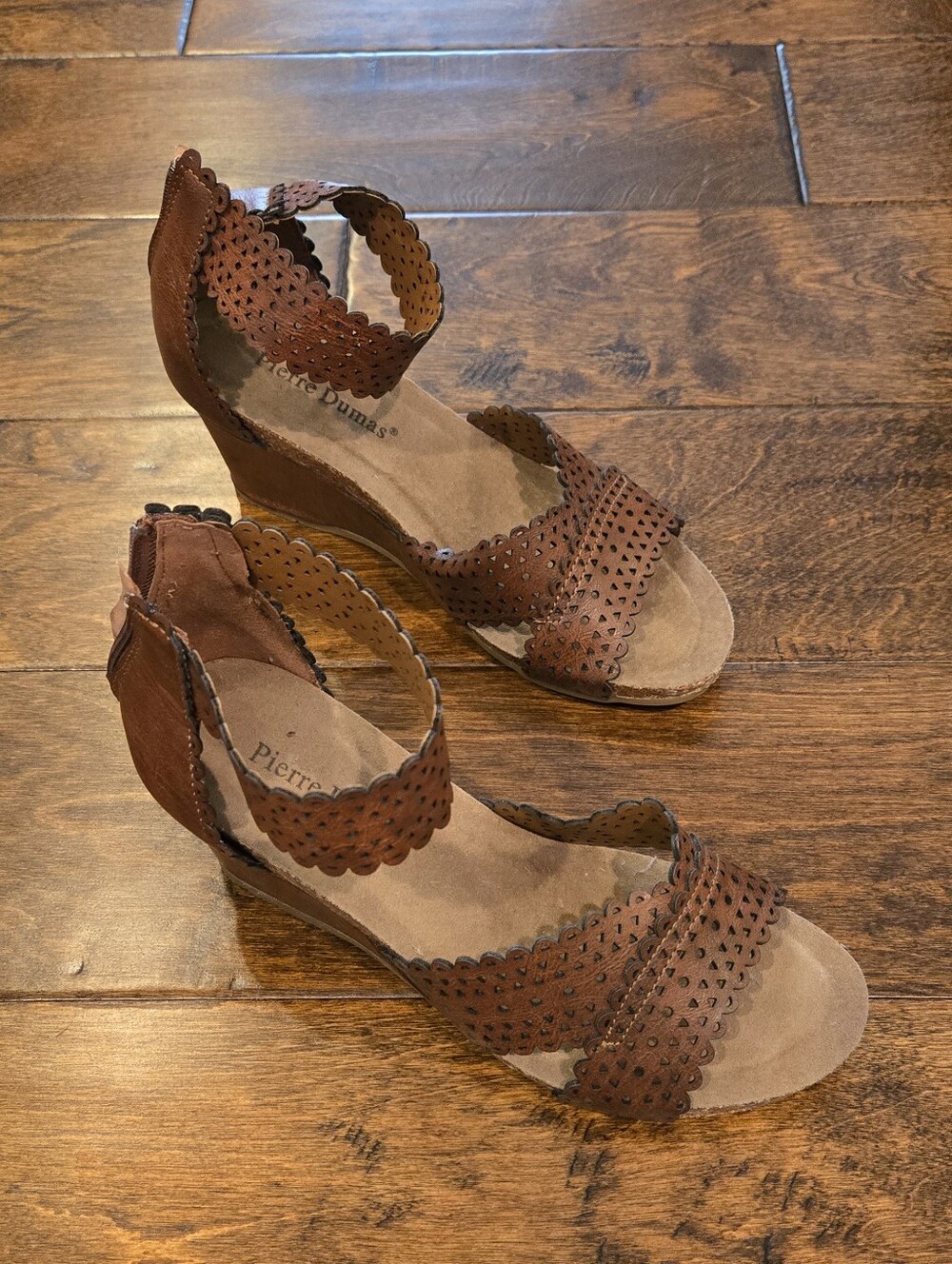 New Pierre Dumas Wedge Sandal Size 5.5